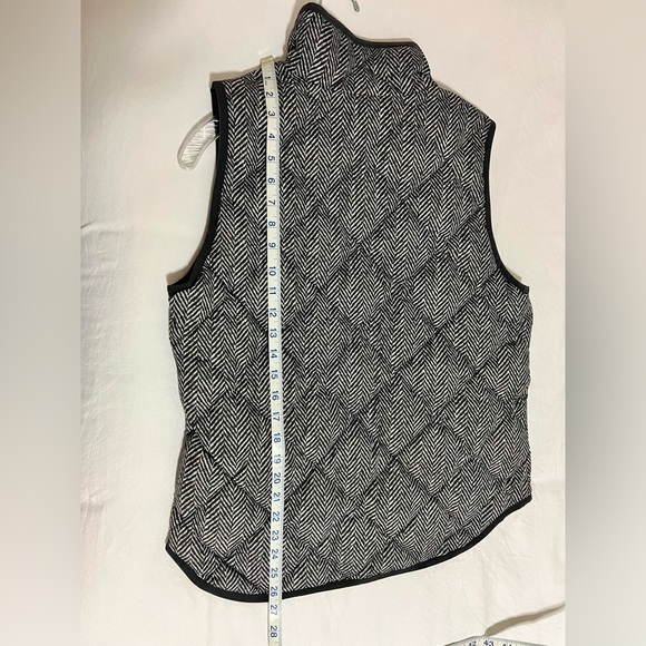 J. Crew Women’s Excursion Quilted Herringbone Vest - Picture 7 of 7